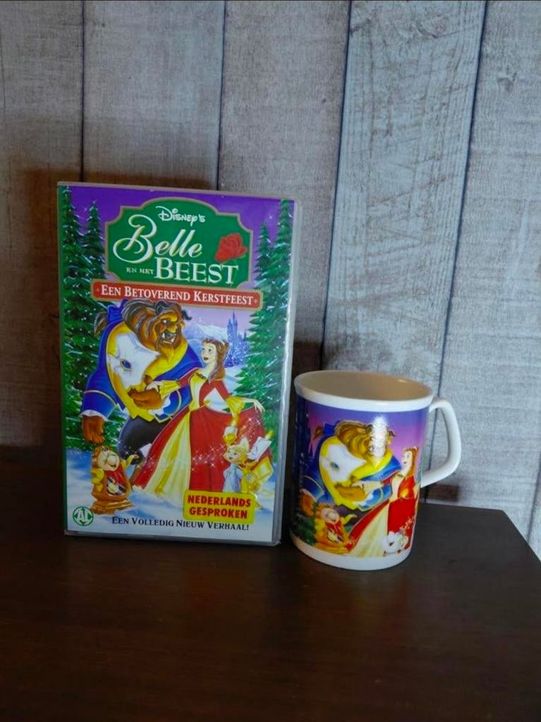 Disney Cadeau Set: Belle Beest Kerstfeest VHS SEAL + beker., Verzamelen, Ophalen of Verzenden, Assepoester of Belle, Nieuw, Overige typen
