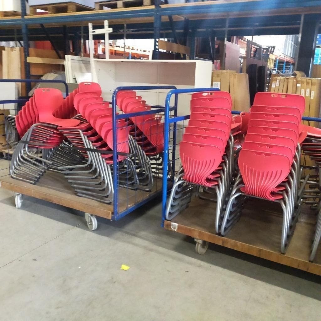 Ahrend hufterproof stapelstoelen schoolstoelen rood stapelba, Huis en Inrichting, Stoelen, Ophalen, Gebruikt, Kunststof, Vijf, Zes of meer stoelen