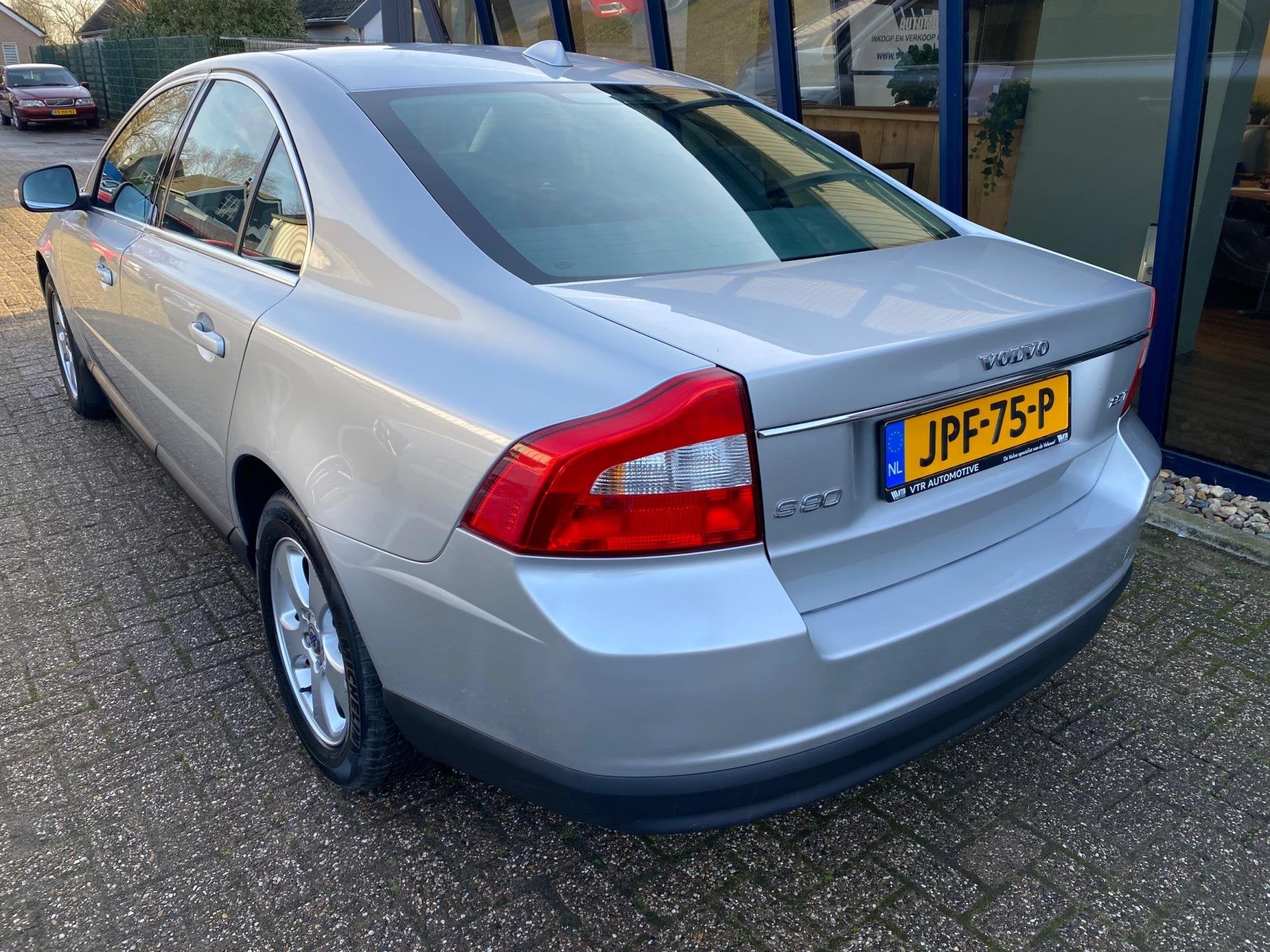 Volvo S80 2.5 T Kinetic 200PK Automaat 78.000KM, Auto's, Zwart, 2521 cc, 10 km/l, Bedrijf