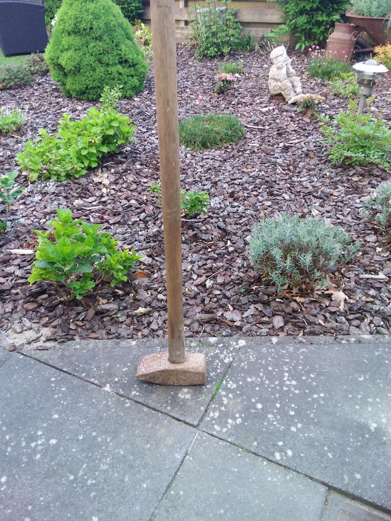 Robuuste voorhamer met houten steel, Ophalen