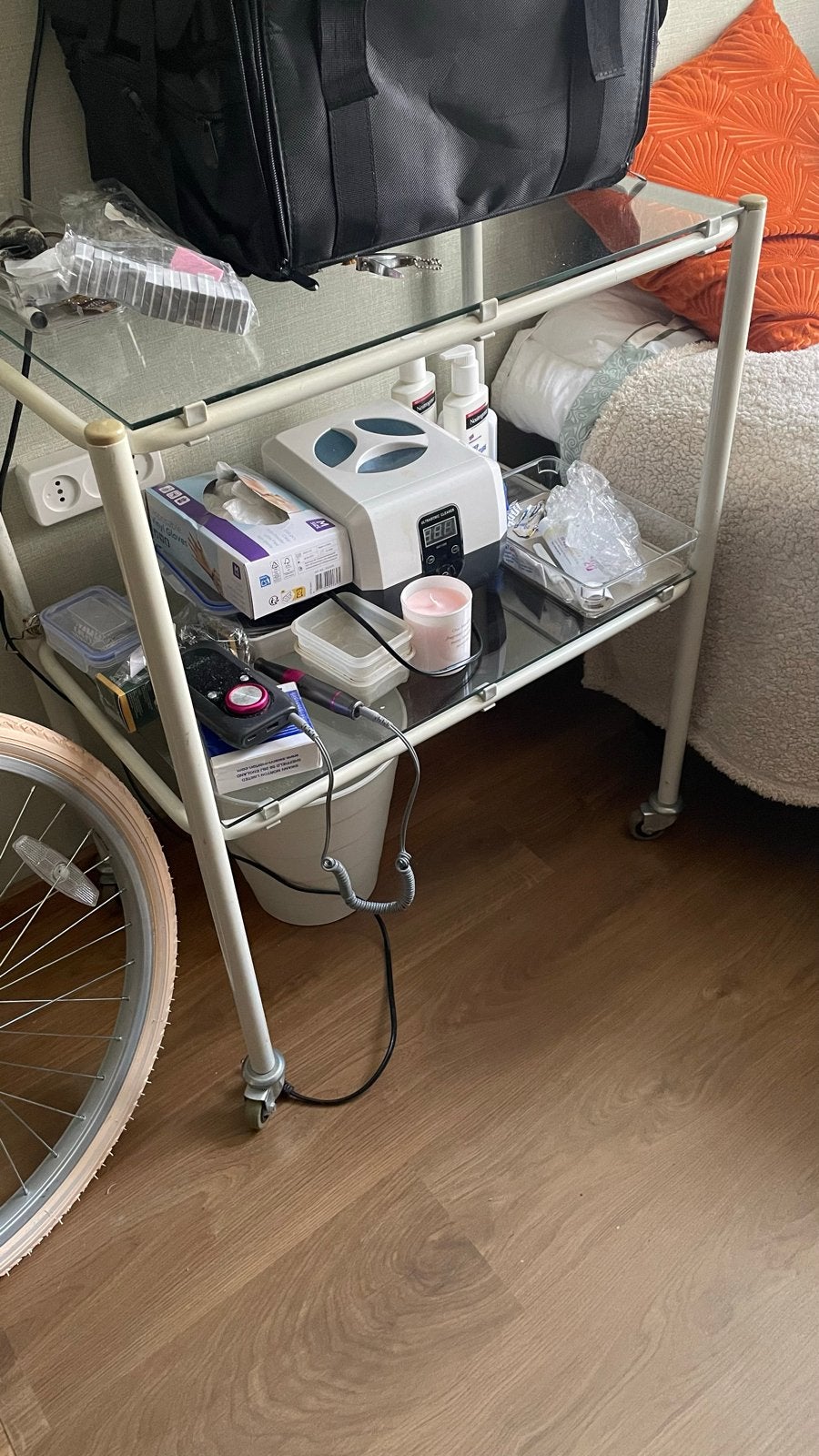 Vintage bijzettafel/trolley voor salon of interieur, Ophalen, Gebruikt, Metaal of Aluminium, 55 tot 75 cm