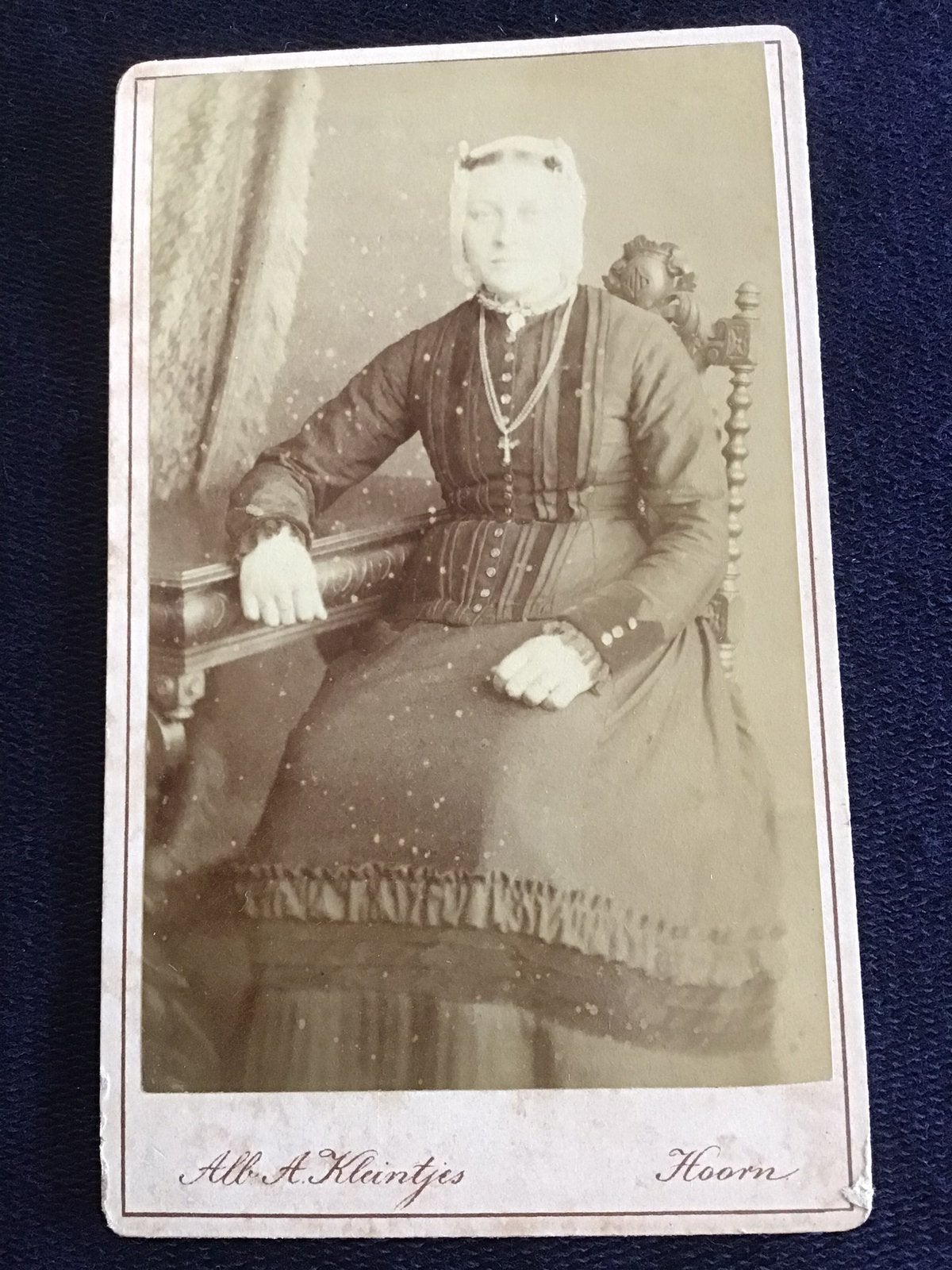 CDV, Vrouw klederdracht, ALB.A. KLEINTJES, HOORN 2, Gebruikt, Verzenden, Foto, Klederdracht