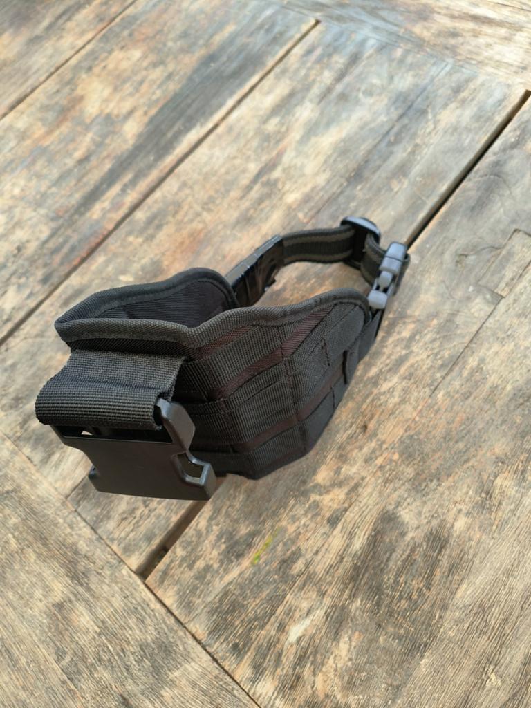 Dit is een zwarte pistool houder voor op je been., Ophalen of Verzenden, Overige soorten, Nederland, Kunstobject