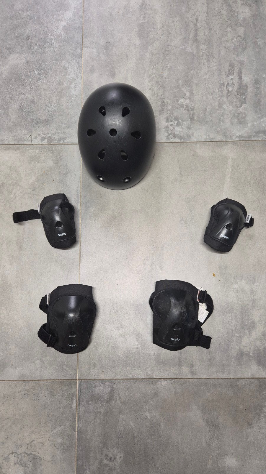 Oxelo beschermset: helm, knie- en elleboogbeschermers, Ophalen of Verzenden, Gebruikt, Jongen of Meisje, Oxelo