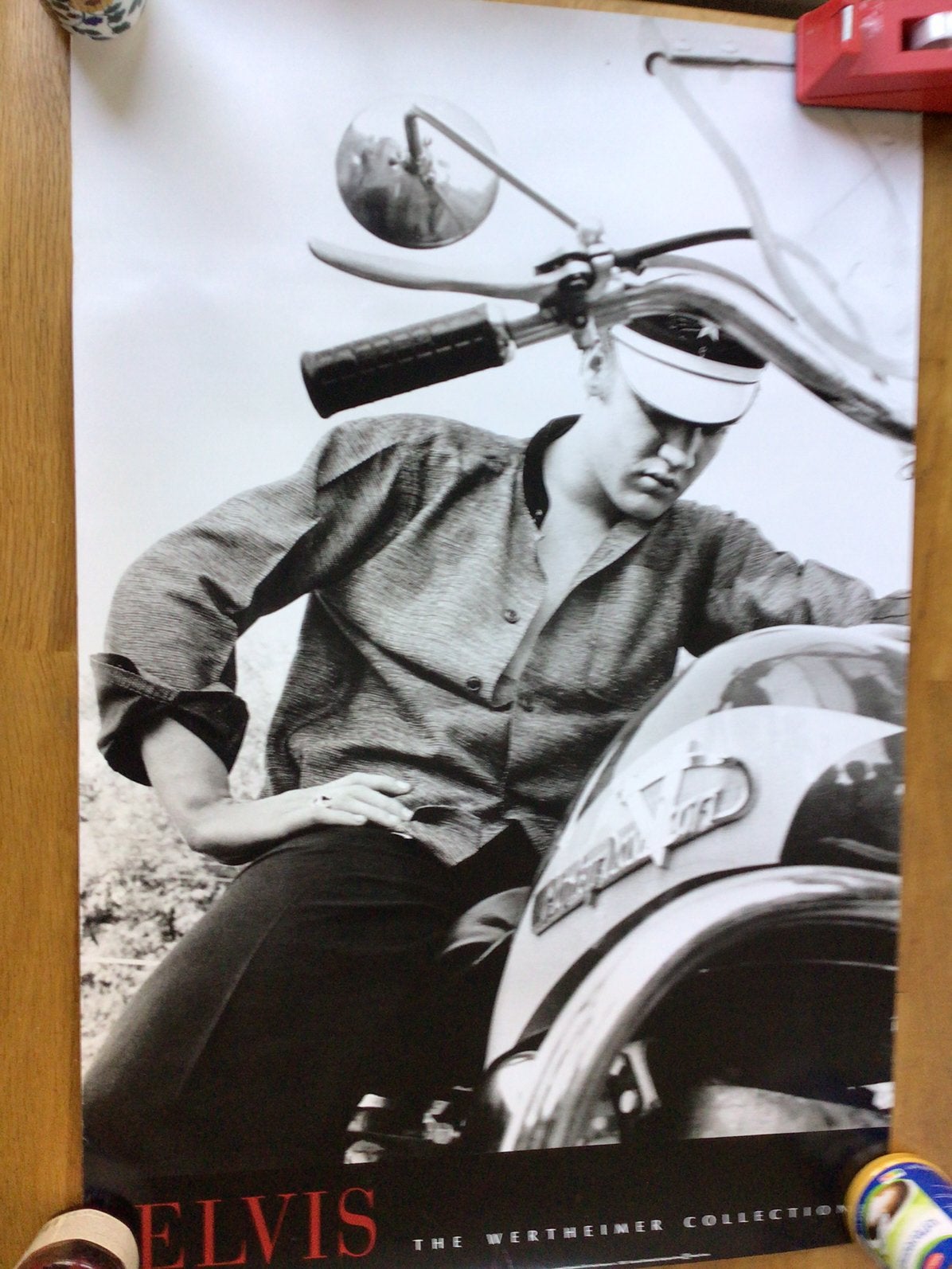 Twee grote posters Elvis Presley, the Wertheim Collection, Ophalen of Verzenden, Zo goed als nieuw, Deurposter of groter, Muziek