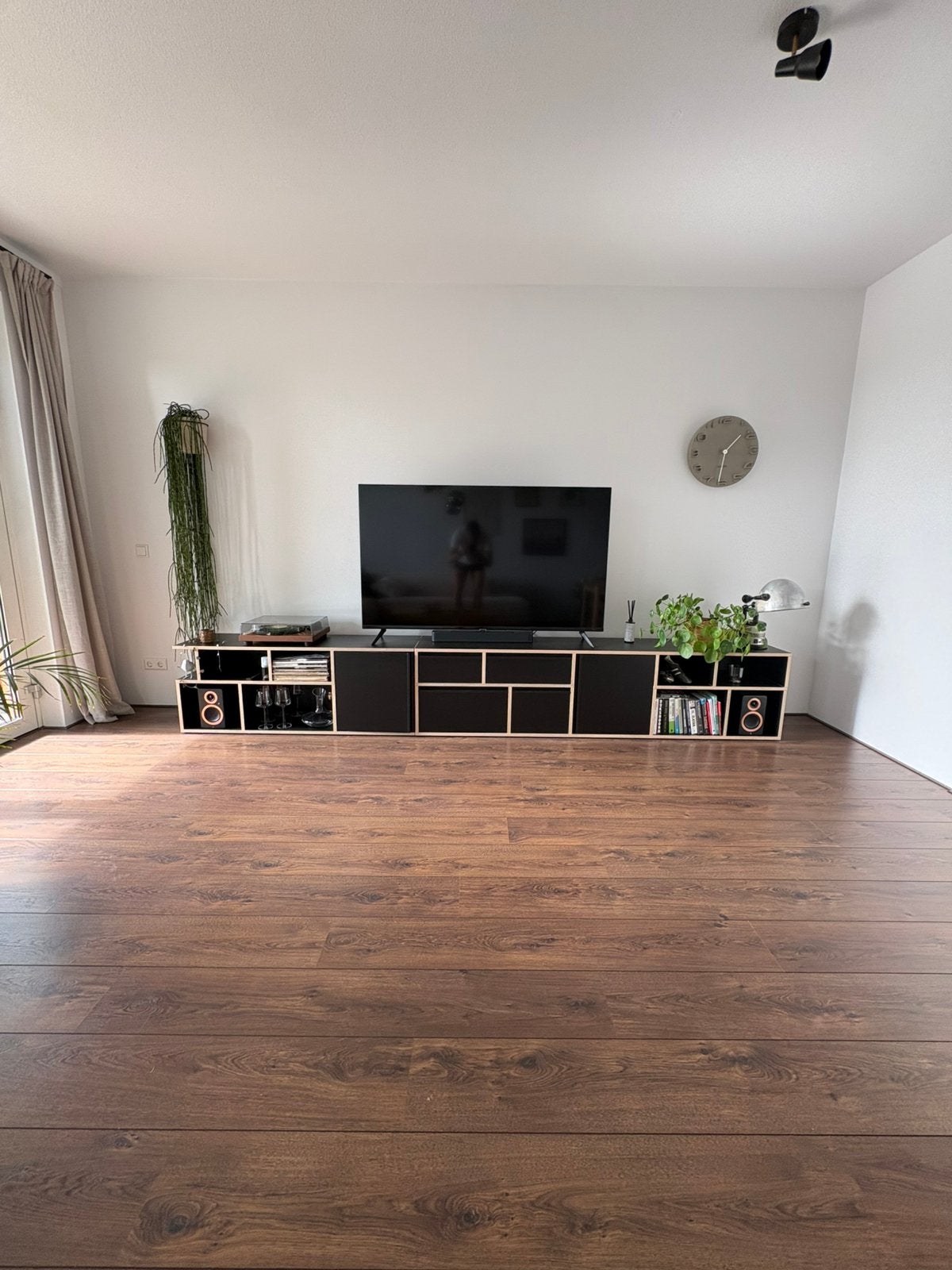 Custom made meubel Tylko H53cm, B350cm, D40cm