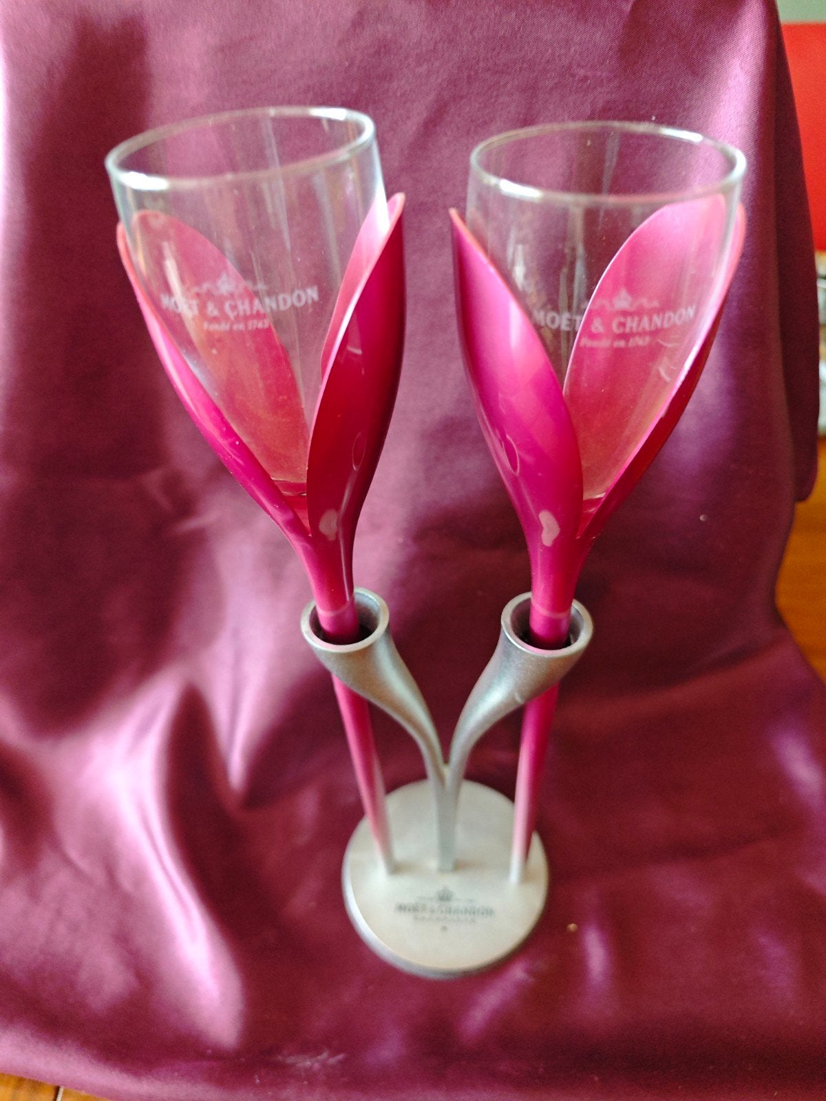 Moët et Chandon Glashouder met Glazen Tulp Design, Roze, Ophalen of Verzenden, Zo goed als nieuw, Modern