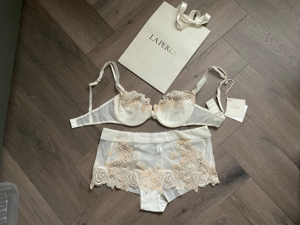 Nieuw - La Perla creme luxe setje 75C + 40, La Perla, Ophalen of Verzenden, Wit, Setje