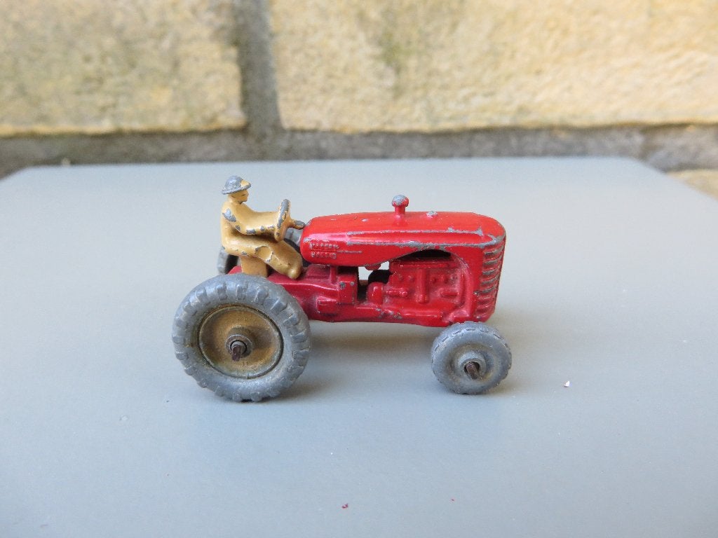 Matchbox Lesney No 4 Massey Harris Tractor, Ophalen of Verzenden, Gebruikt, Tractor of Landbouw