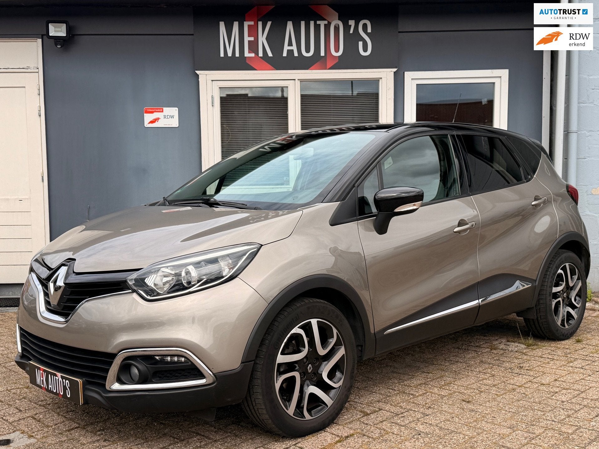 Renault Captur 1.2 TCe Expression|Navi|Cruise|Trekhaak|LMV|, Euro 5, Stof, Zwart, 4 cilinders