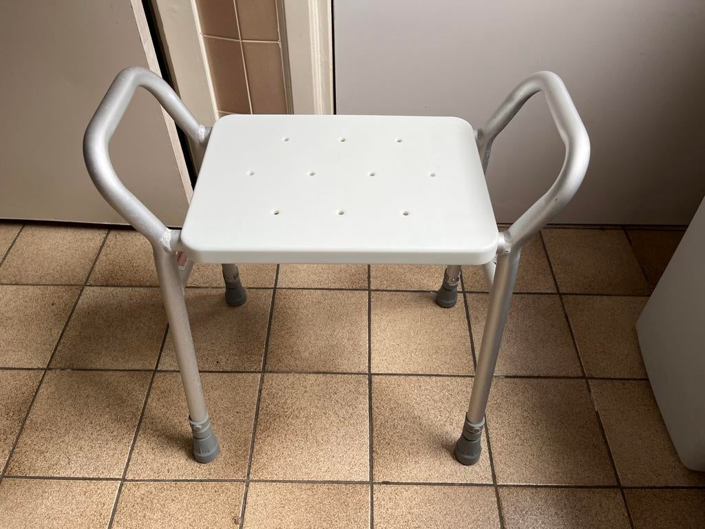 Douchekruk met handvaten Medicura, Ophalen, Zo goed als nieuw
