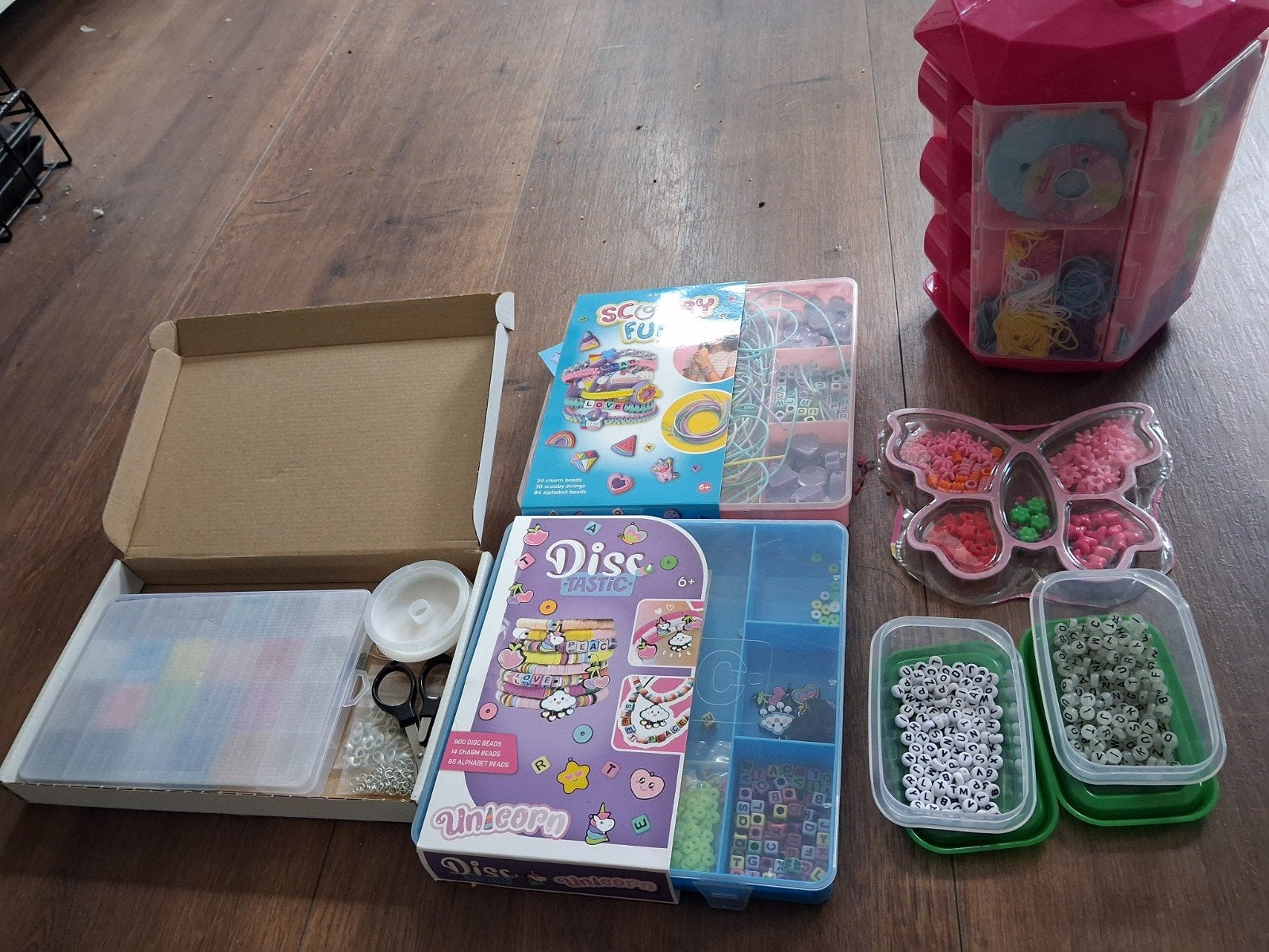 armbandjes maken, Ophalen