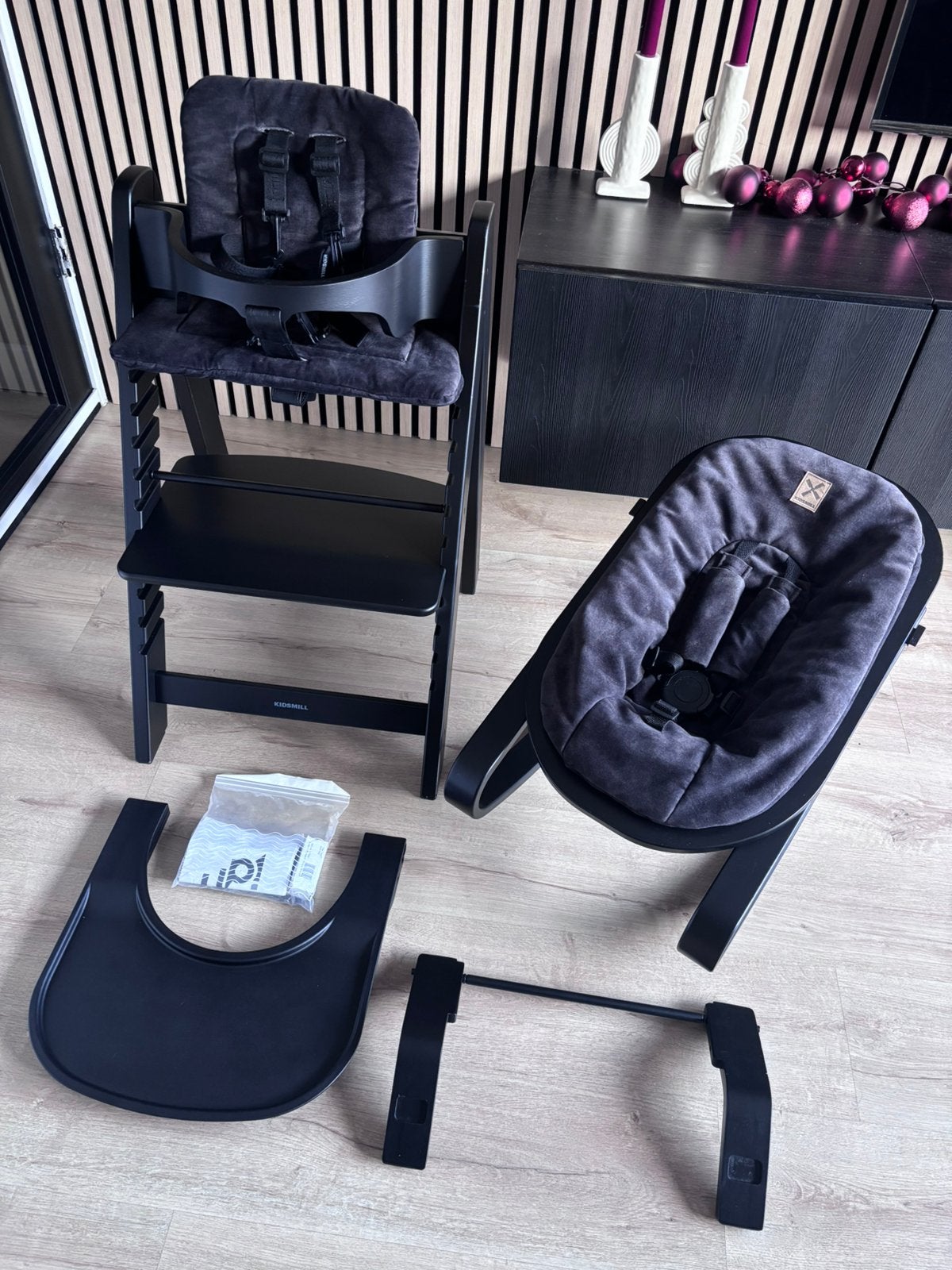 Kidsmill Kinderstoel zwart met baby, newborn en wipper, Kinderen en Baby's, Ophalen, Gebruikt, Meegroeistoel