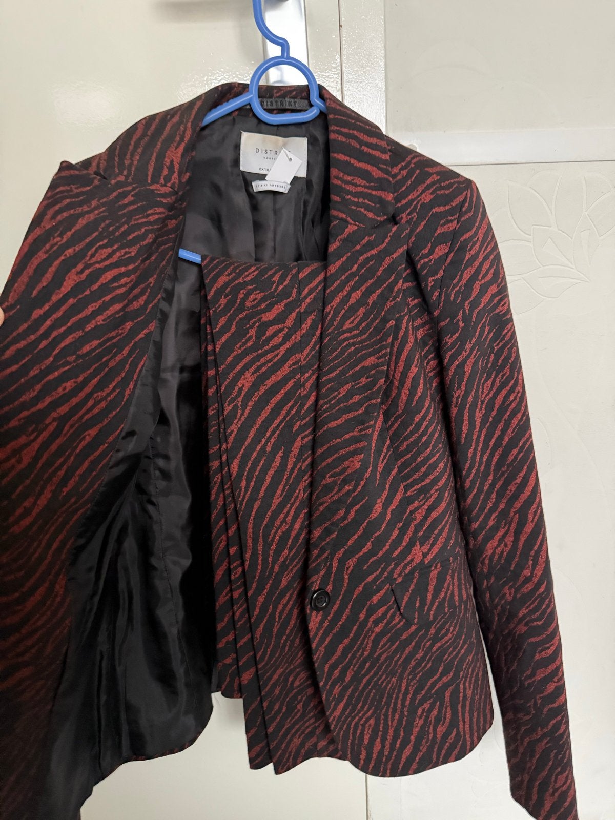 Distrikt Norrebro Zebra Print Jasje en Broek Set, Kostuum of Pak, Ophalen of Verzenden, Zo goed als nieuw, Maat 36 (S)