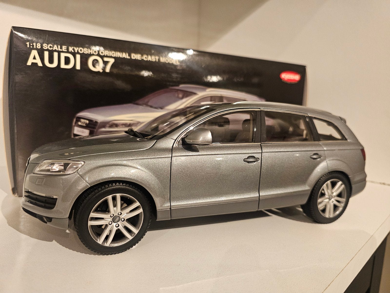 Kyosho Audi Q7 Grijs 1:18 Diecast Modelauto, Ophalen of Verzenden, Zo goed als nieuw, Auto, Kyosho
