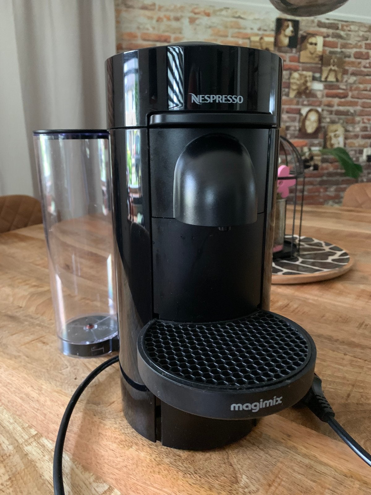 Zgan Magimix Nespresso Vertuo Plus koffiemachine, Espresso apparaat, Ophalen of Verzenden, Zo goed als nieuw, 2 tot 4 kopjes