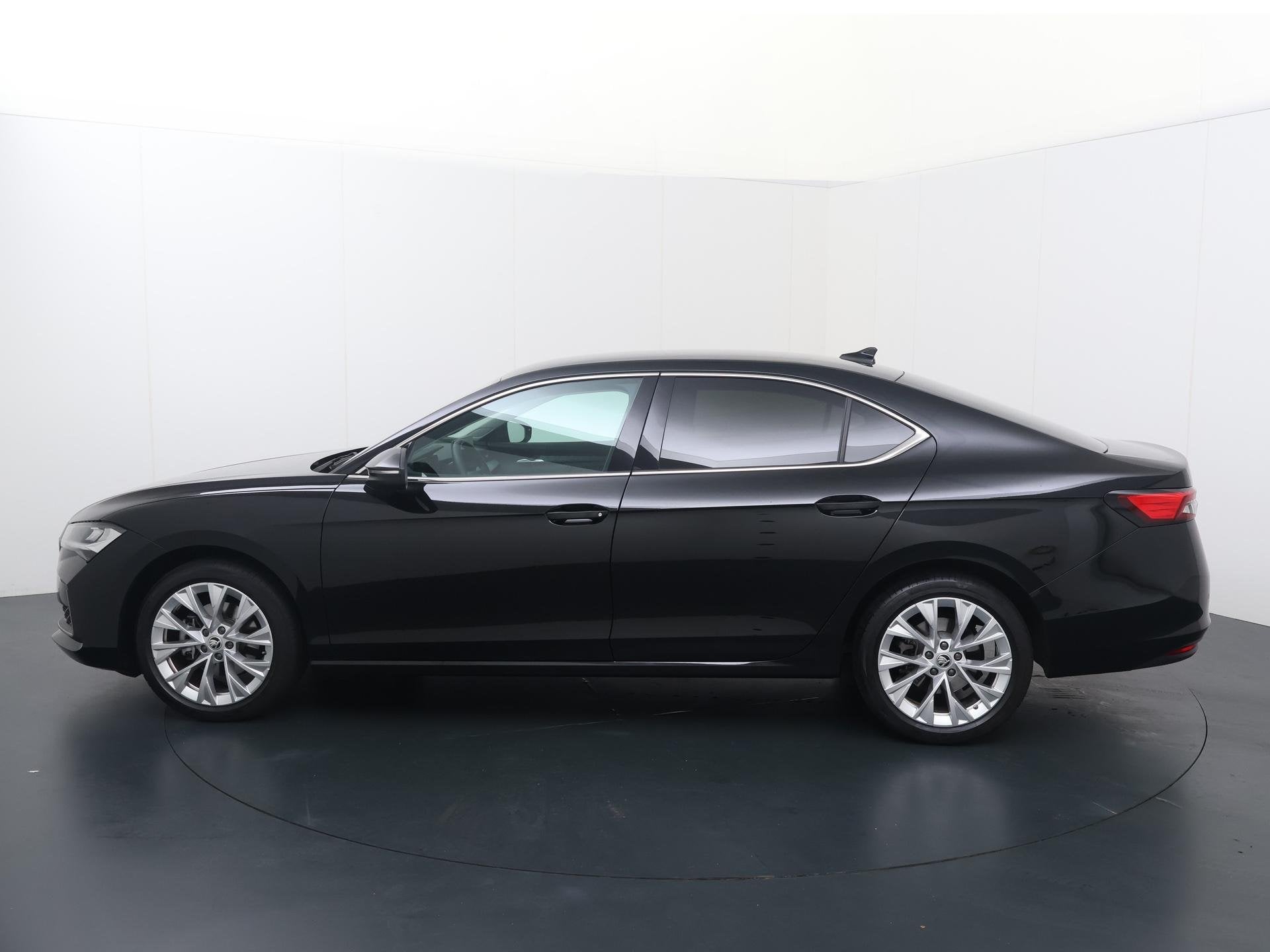 Skoda Superb First Edition 1.5 TSI | 150 PK | Automaat | Tre, Auto's, Skoda, 12 maanden, Euro 6, 4 cilinders, Leder en Stof
