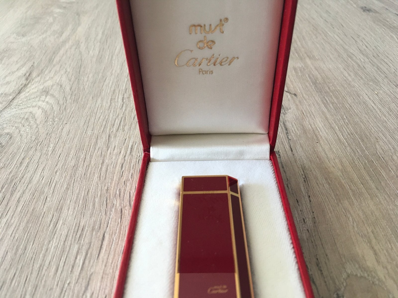 Vintage Cartier aansteker in originele doos, Verzamelen, Rookartikelen, Aanstekers en Luciferdoosjes, Ophalen, Zo goed als nieuw