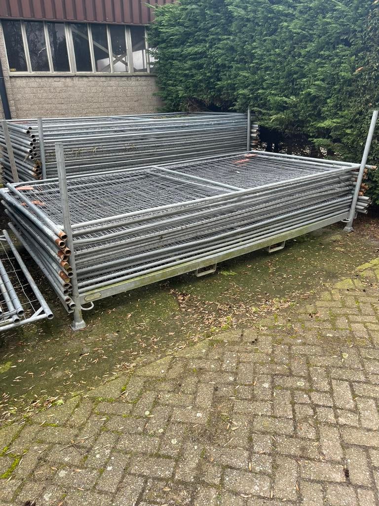 Bouwhekken gebruikt, Ophalen, IJzer