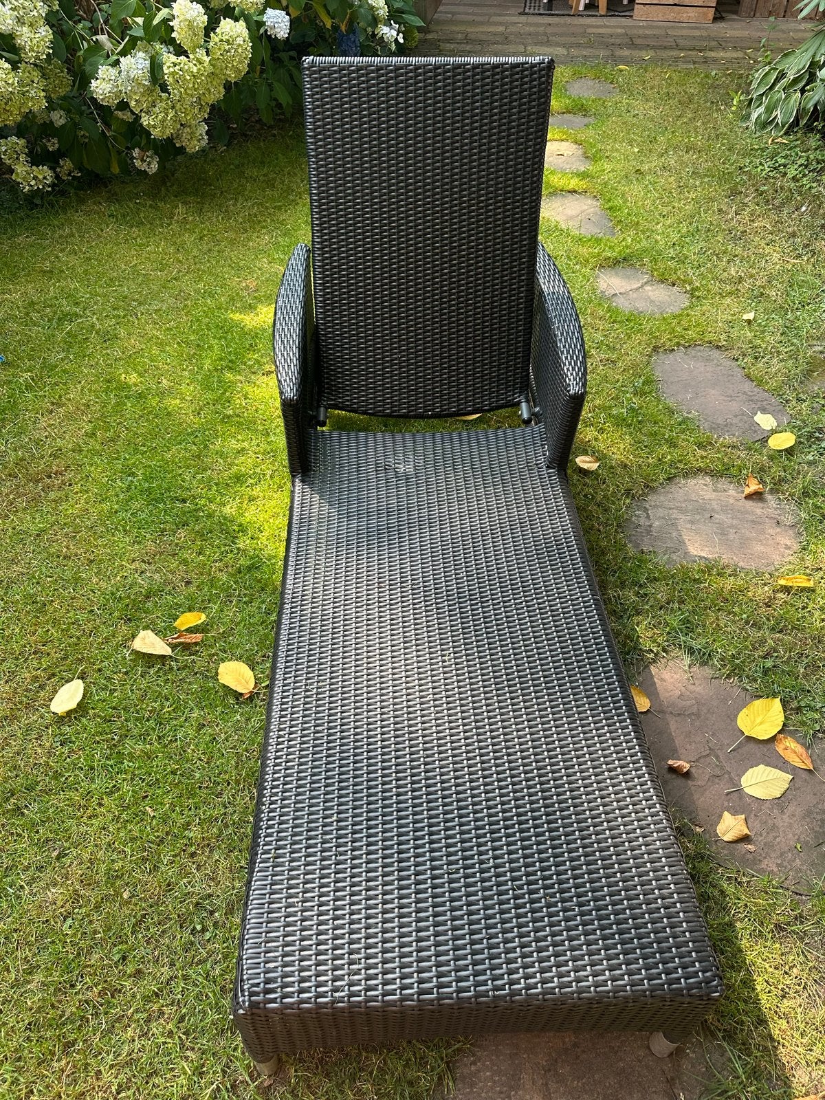 Zwarte verstelbare ligstoel voor buiten, Tuin en Terras, Ligbedden, Ophalen, Gebruikt, Plastic, Verstelbaar