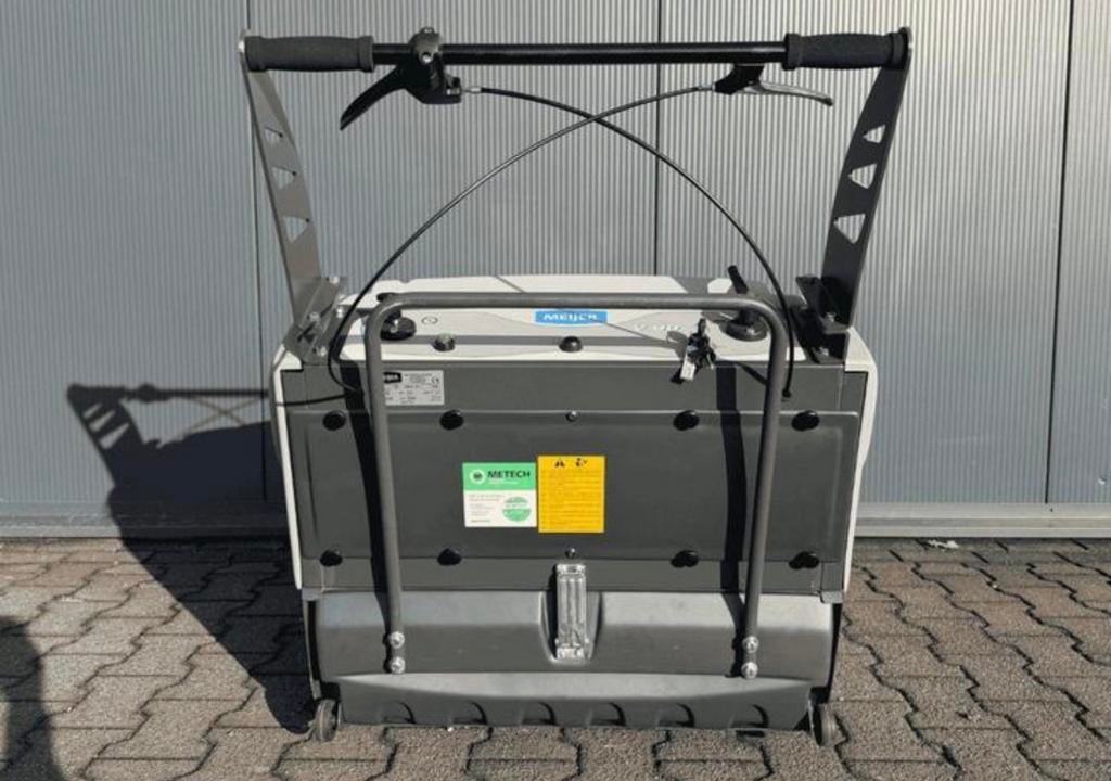 Meijer V90 Veegmachine, Doe-het-zelf en Verbouw, Reinigingsmachines, Ophalen, Gebruikt