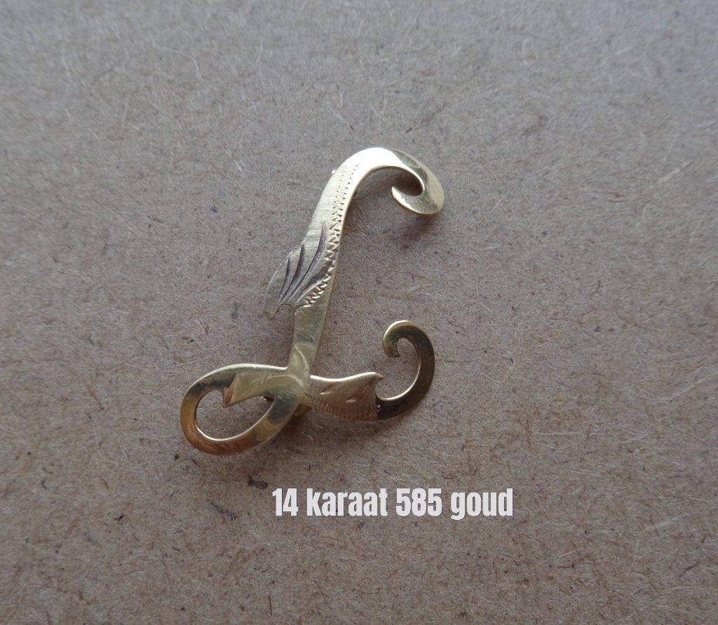 14 karaat gouden broche sierletter L [165], Sieraden, Tassen en Uiterlijk, Broches, Verzenden, Minder dan 4 cm, Zo goed als nieuw