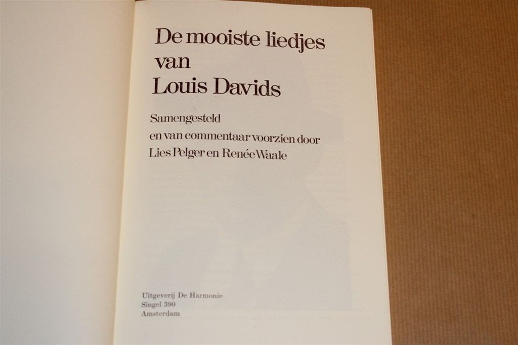 De Mooiste Liedjes van Louis Davids [1980] — 1e Druk, Ophalen of Verzenden, Gelezen