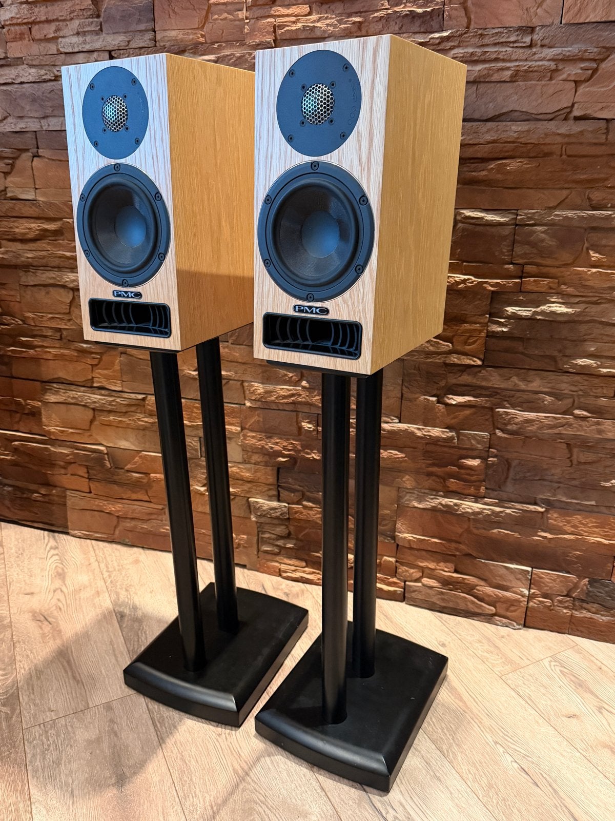 PMC twenty5.21 Boekenplank Luidsprekers met Stands