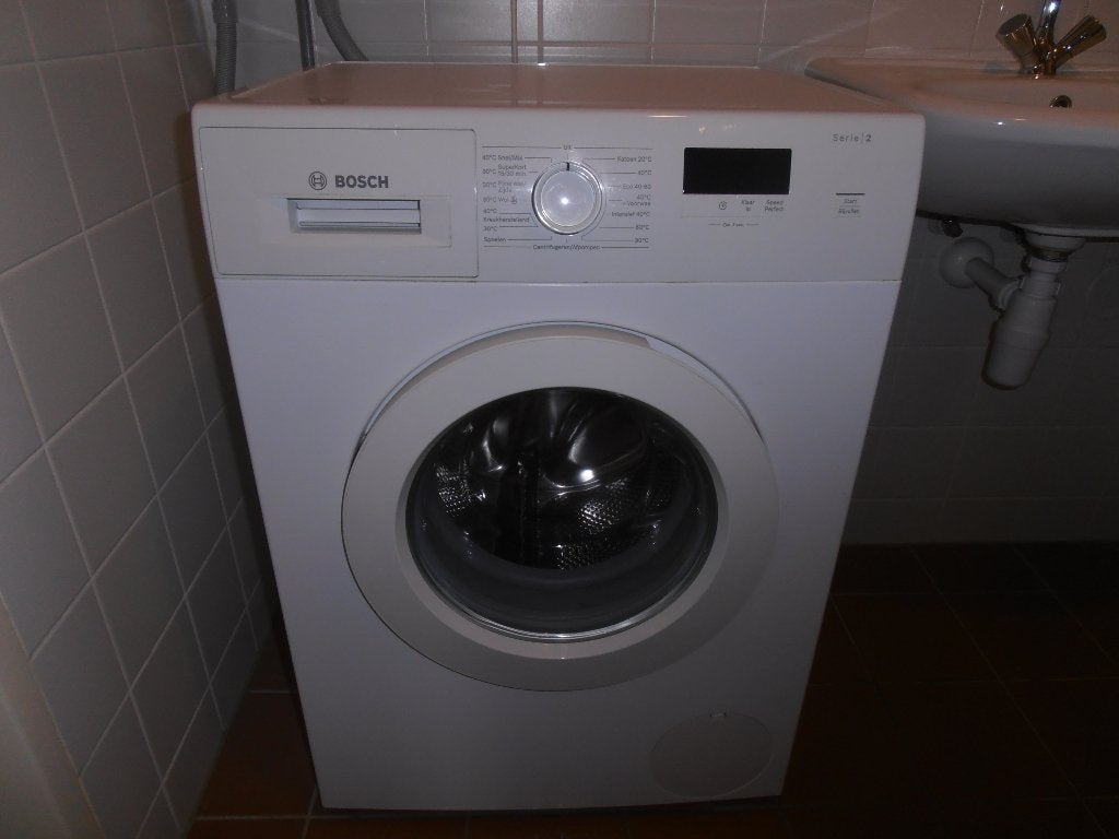 Bosch wasmachine, 3 jaar oud.7 kg., Ophalen, Zo goed als nieuw, Voorlader, 85 tot 90 cm