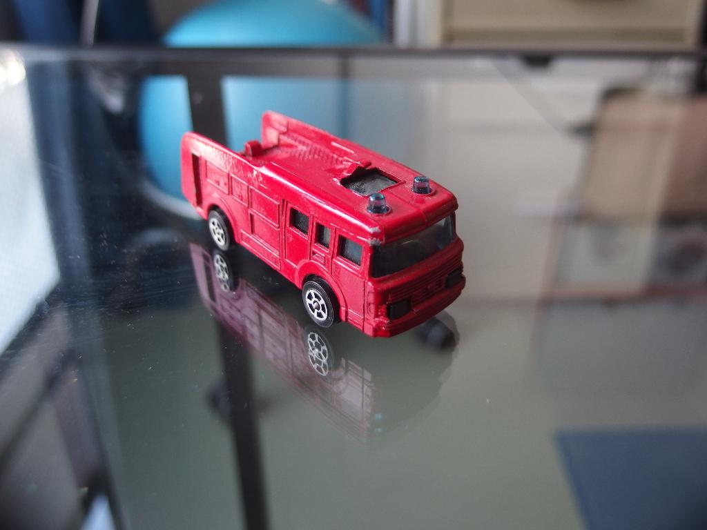 Corgi Junior Erf Fire Tender/brandweerwagen (1972), Ophalen of Verzenden, Gebruikt, Bus of Vrachtwagen