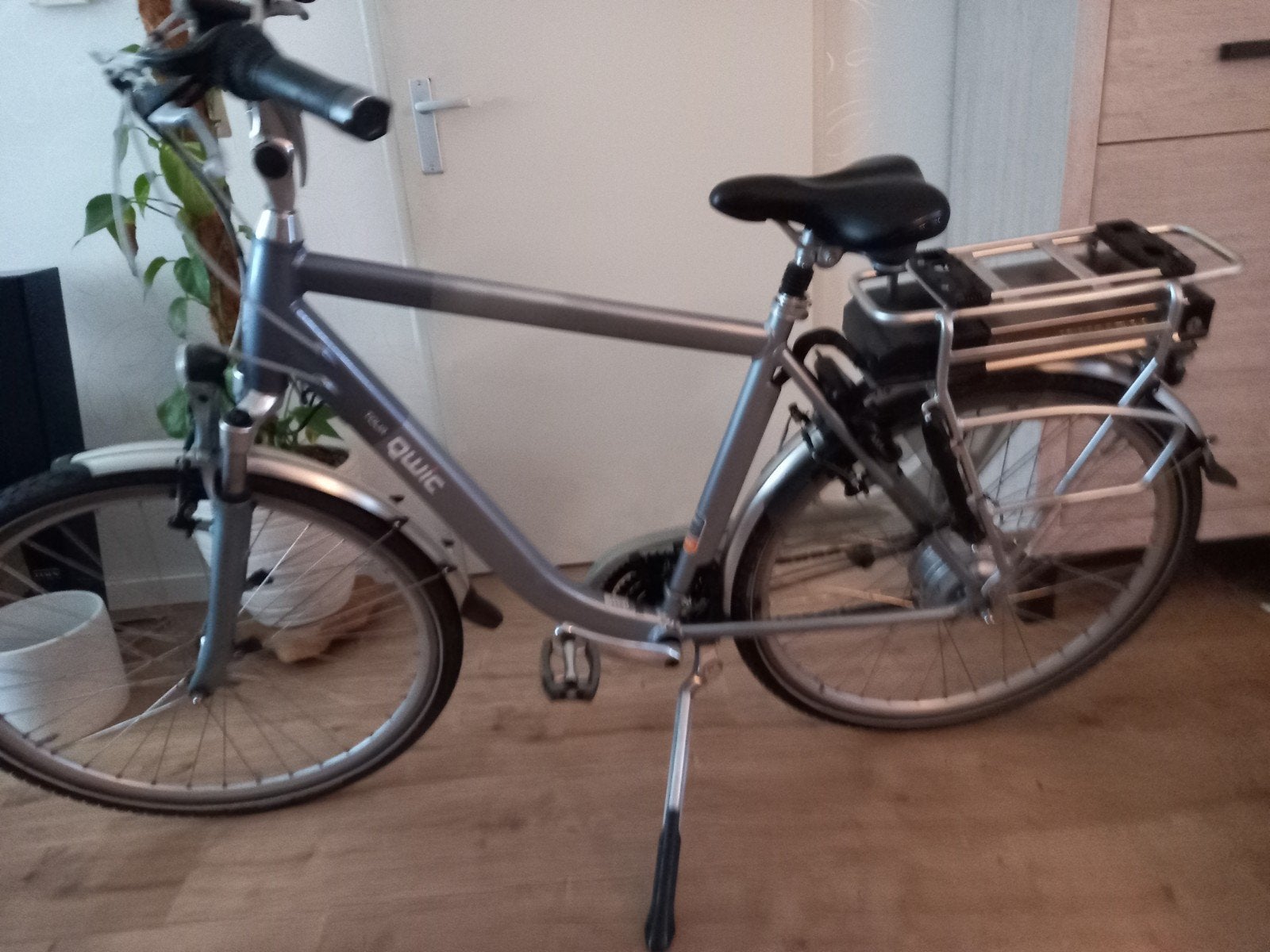 qwic maat L in goede staat, Fietsen en Brommers, Elektrische fietsen, Ophalen