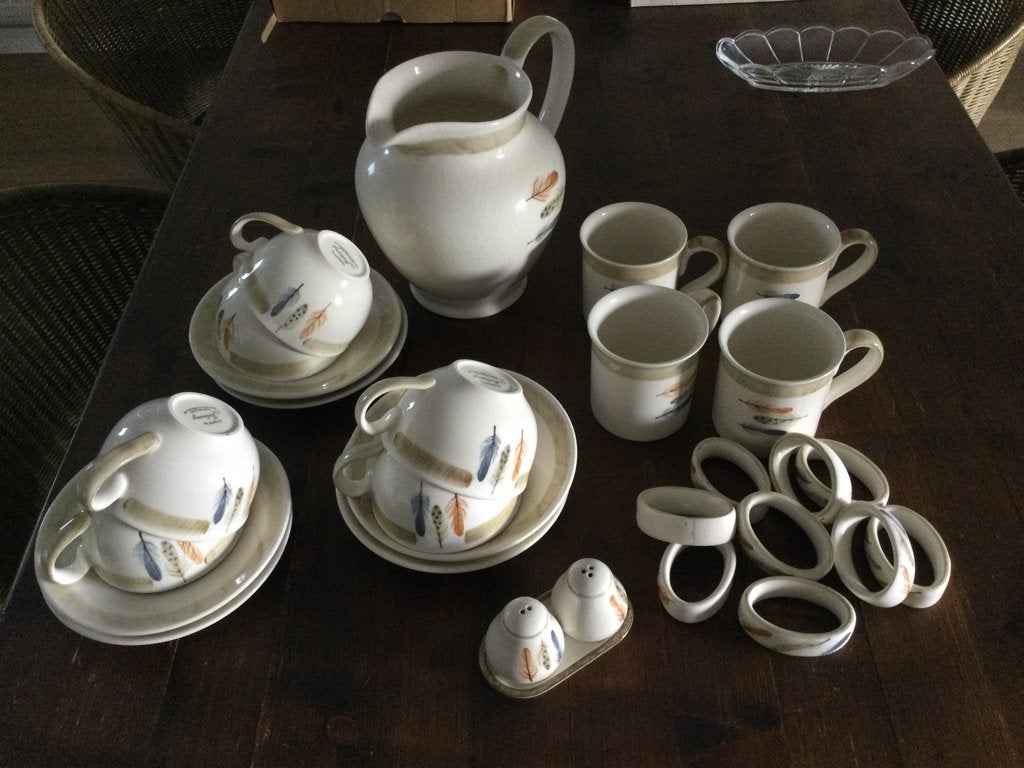 Delen Jaliang servies cremekleurig met veertjes motief, Ophalen, Overige typen, Zo goed als nieuw, Overige stijlen