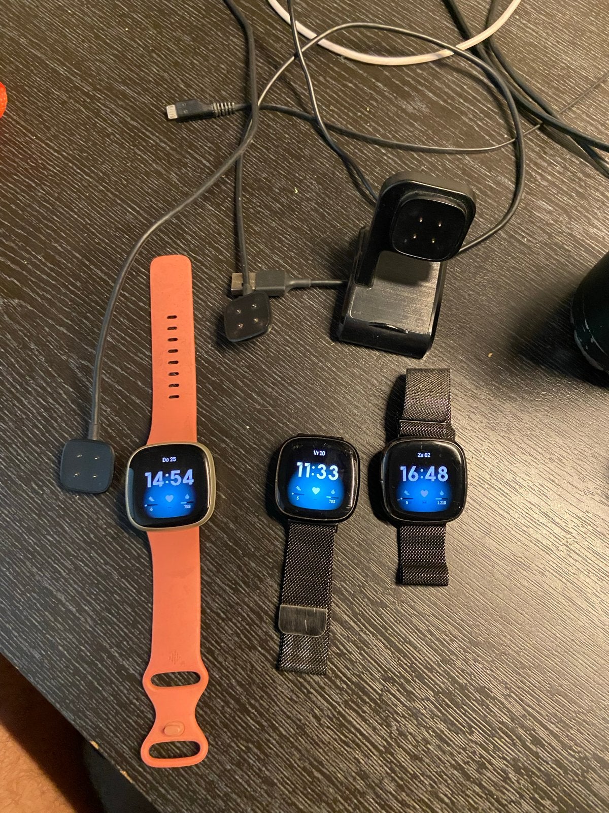 Fitbit Versa 3 (2x) en Fitbit Sense - Smartwatches Bundel, Ophalen, Gebruikt, Zwart, Waterdicht