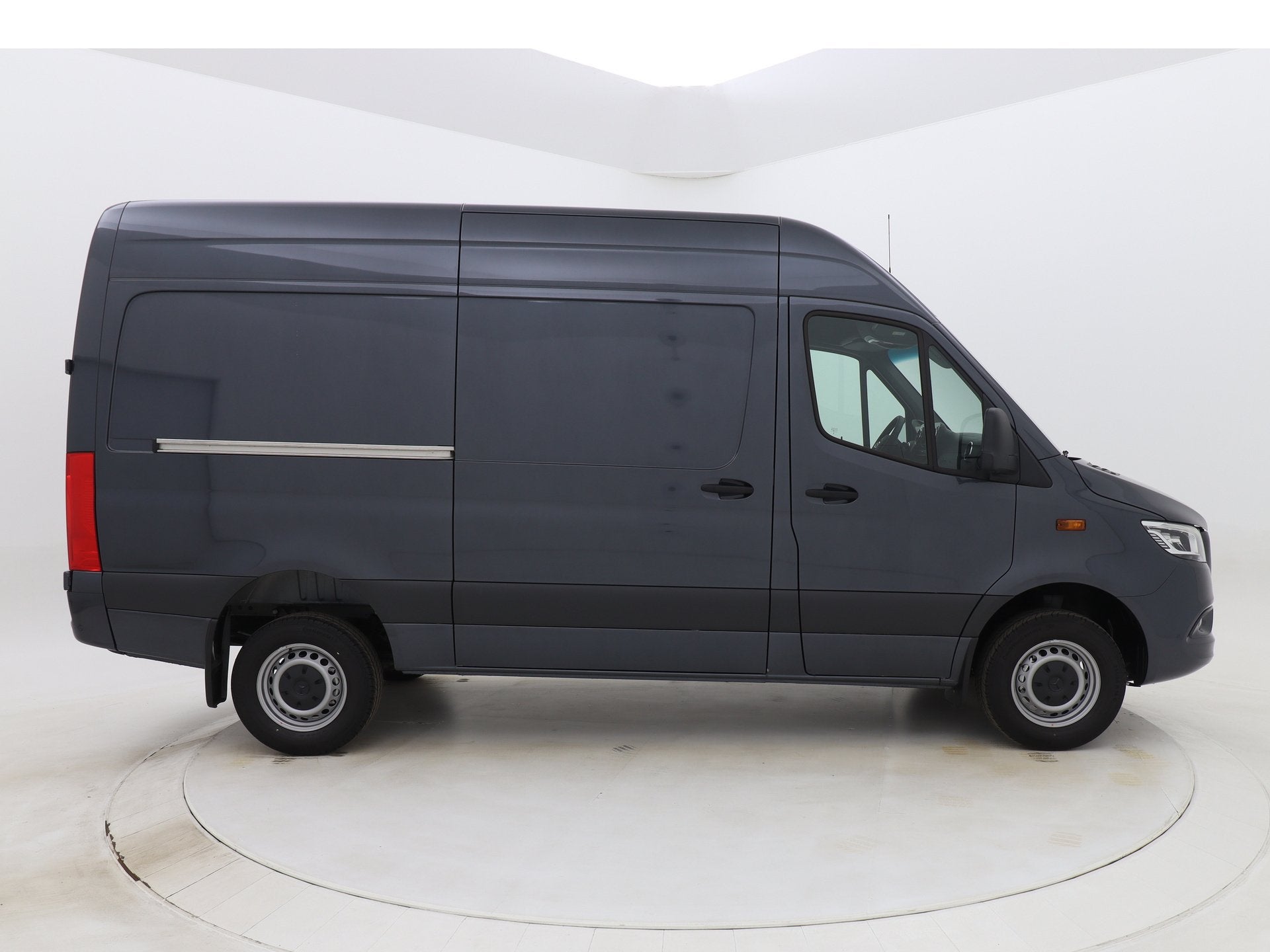 Mercedes-Benz Sprinter 419 CDI L2H2 Trekhaak Navigatie 360, Auto's, Automaat, Gebruikt, Met garantie (alle), Bedrijf