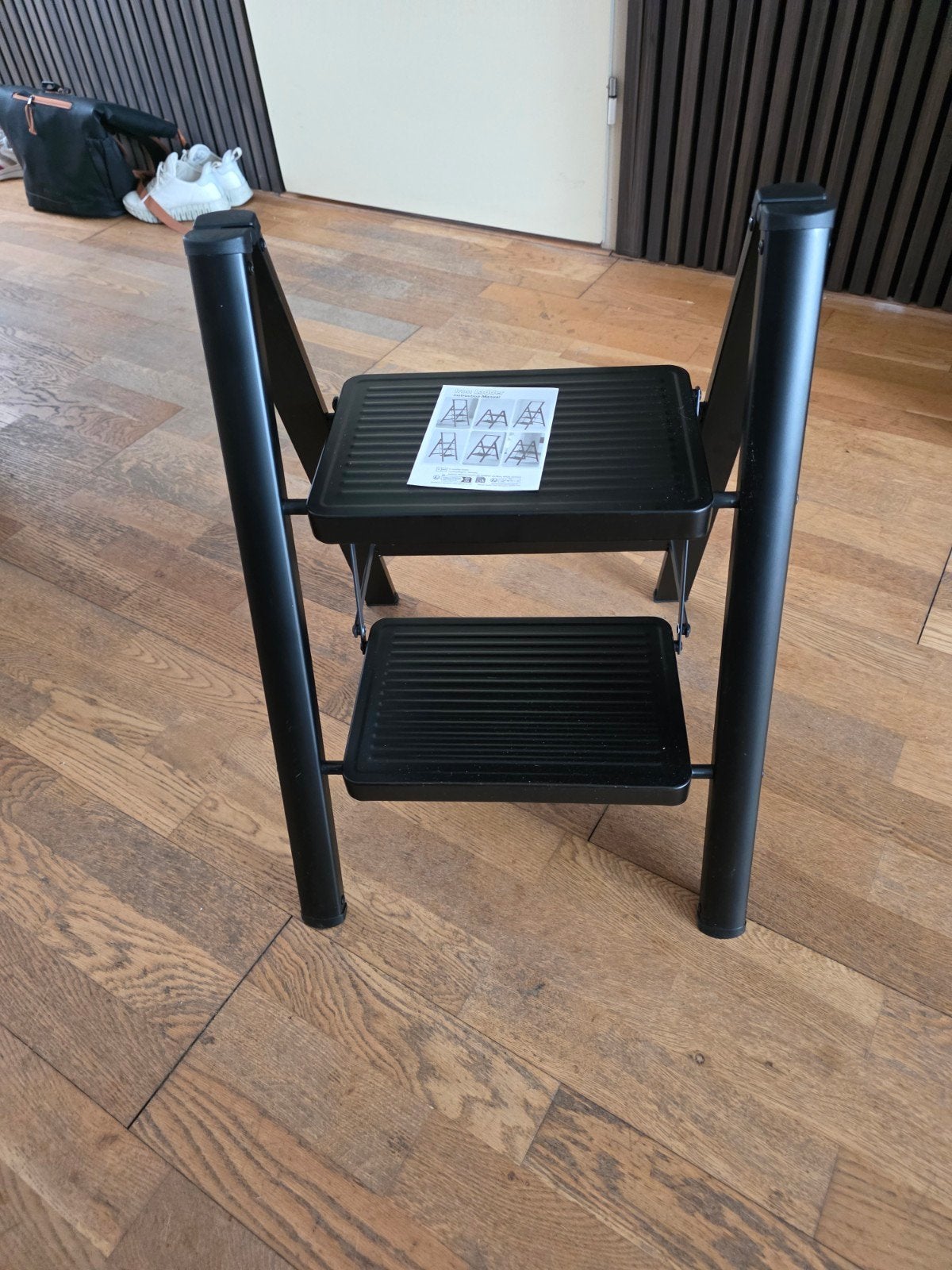 Zwarte opvouwbare 2-treden trap, 150kg draagvermogen, Ophalen of Verzenden