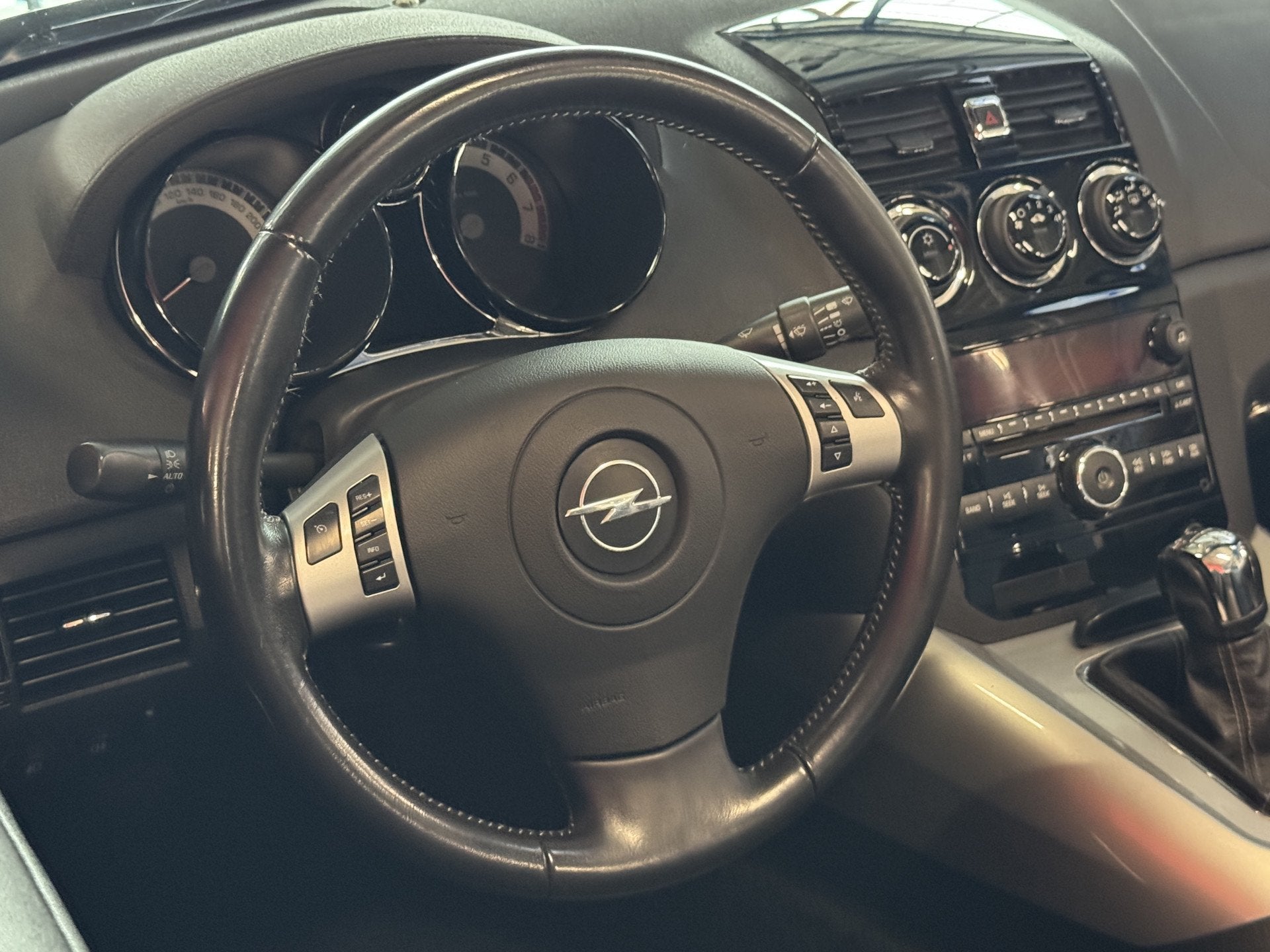 Opel GT 2.0 Turbo ECOTEC | Radio CD | Cruise Control | Leer, Auto's, Opel, 1998 cc, Achterwielaandrijving, Gebruikt, 4 cilinders