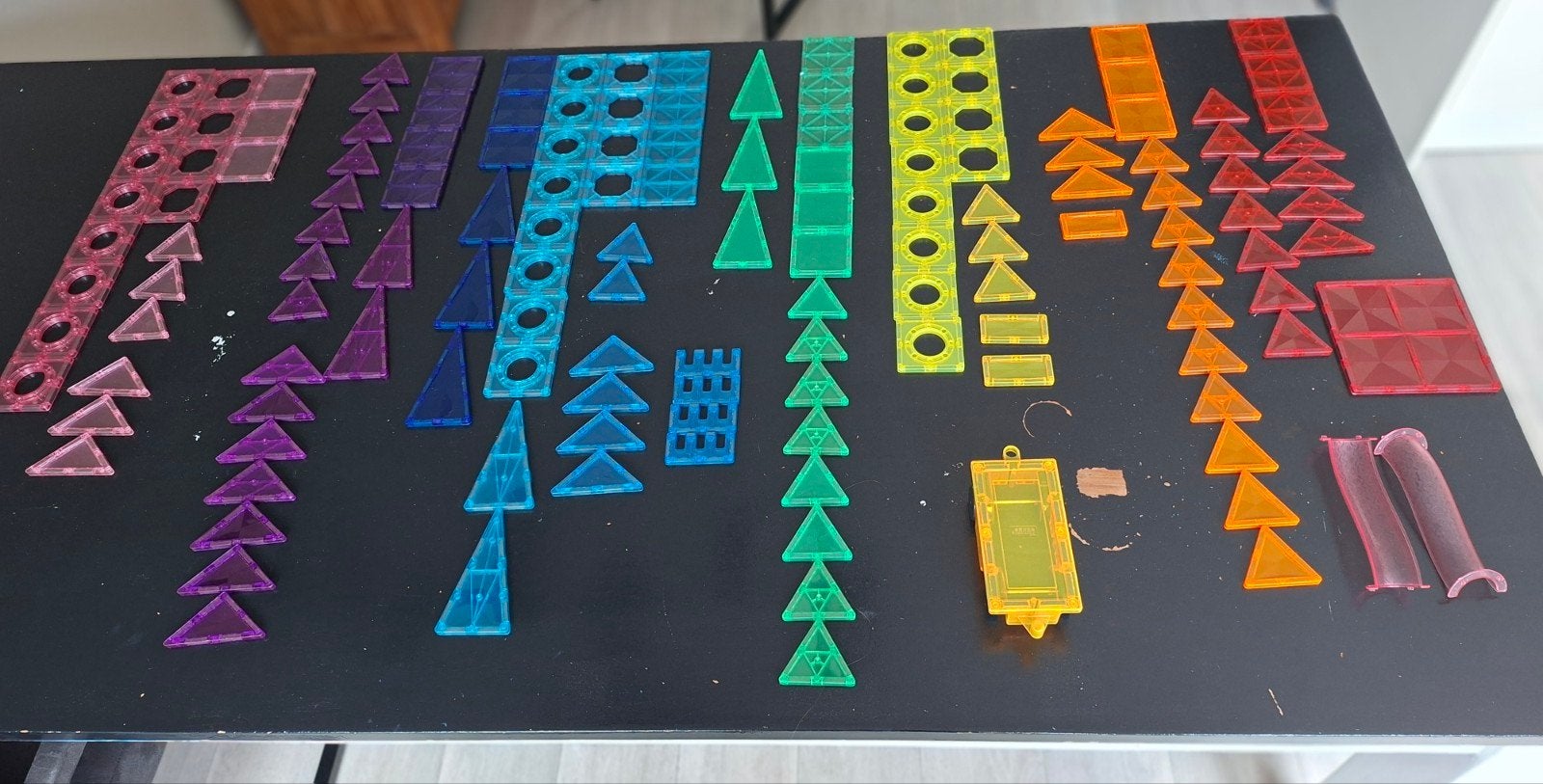 Magnetic tegels - Bouw en ontdek met kleurrijke vormen, Ophalen of Verzenden, Zo goed als nieuw, Bouwen