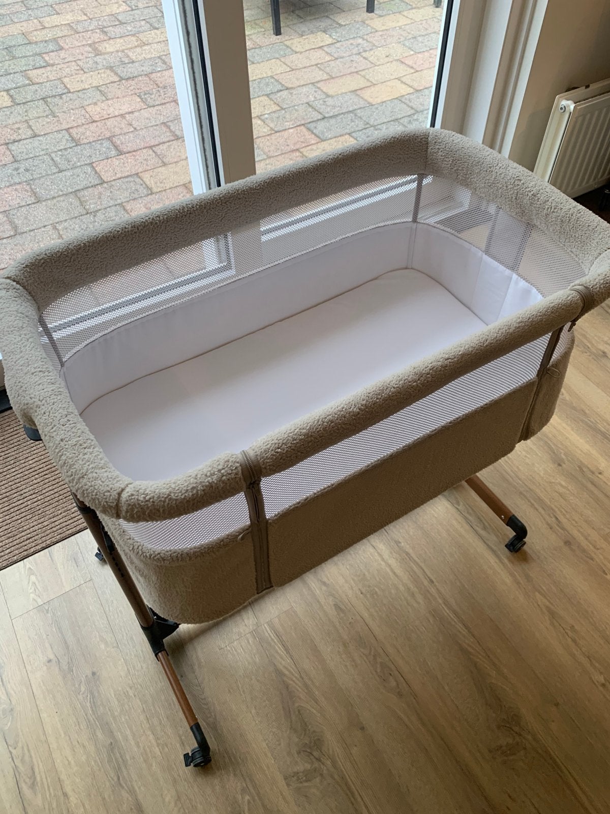 Prenatal co- sleeper - Beige teddy stof, Ophalen, Zo goed als nieuw, Wieg