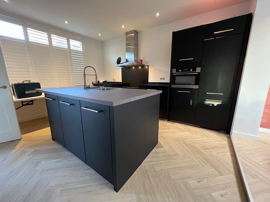 Keuken wrappen | Nieuwe look zonder nieuwe keuken, Huis en Inrichting, Keuken | Complete keukens, Ophalen, Nieuw, Overige kleuren