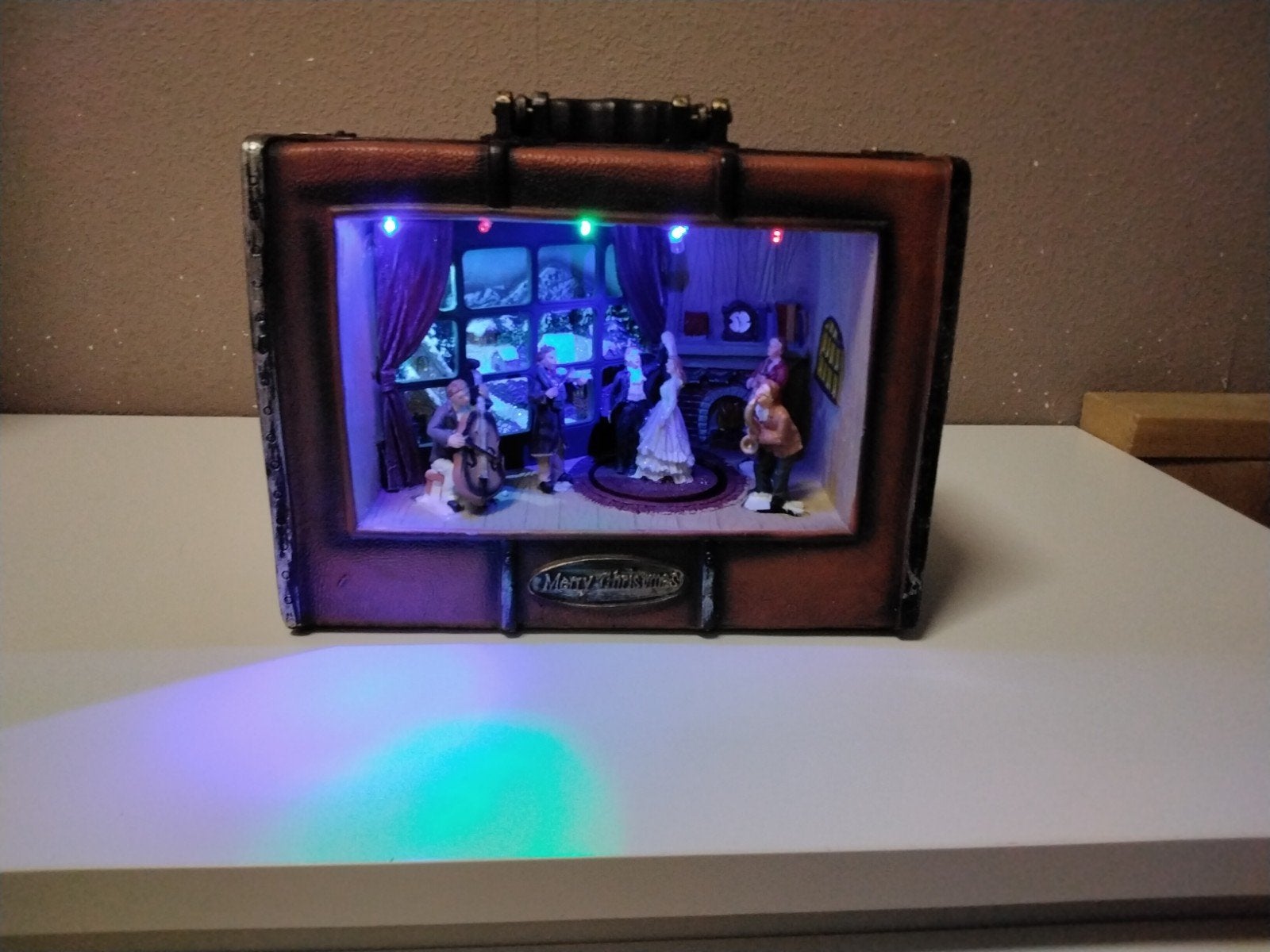 zeer mooie decoratie kerst koffer met diepte en licht enzv, Diversen, Ophalen, Gebruikt