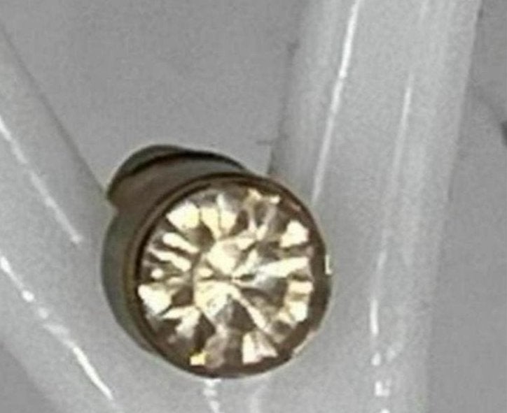 Goudkleurige Oorknopjes met Strass Steen, Overige materialen, Nieuw, Ophalen of Verzenden, Knopjes of Stekers