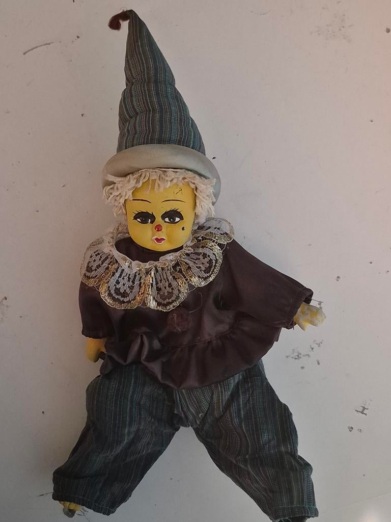 Pop met puntmuts, Ophalen of Verzenden, Zo goed als nieuw, Pop