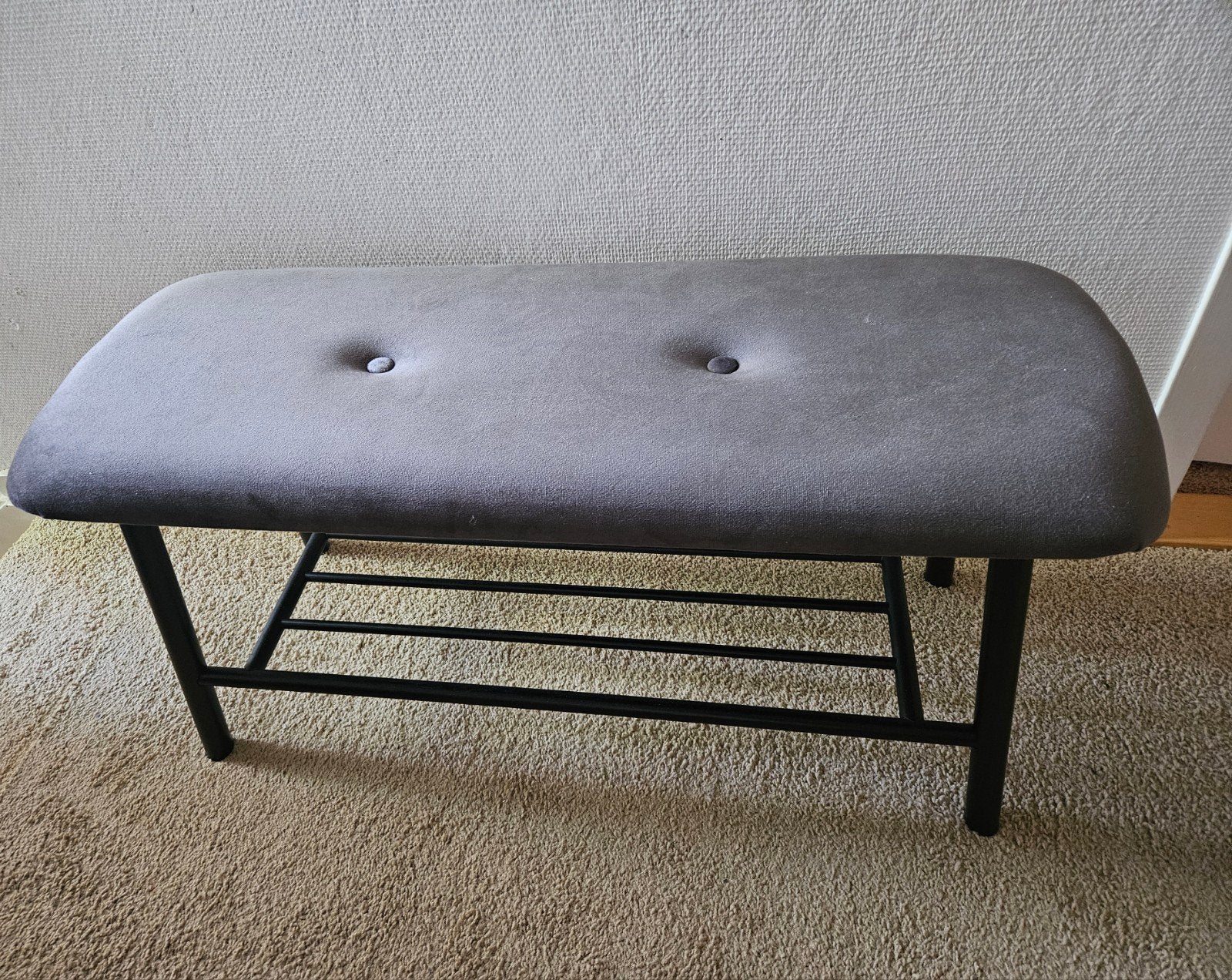Heel mooi klein bankje, slaapkamer / hal? Lichtgrijs velvet, Ophalen, Zo goed als nieuw, Rechthoekig, 75 tot 100 cm