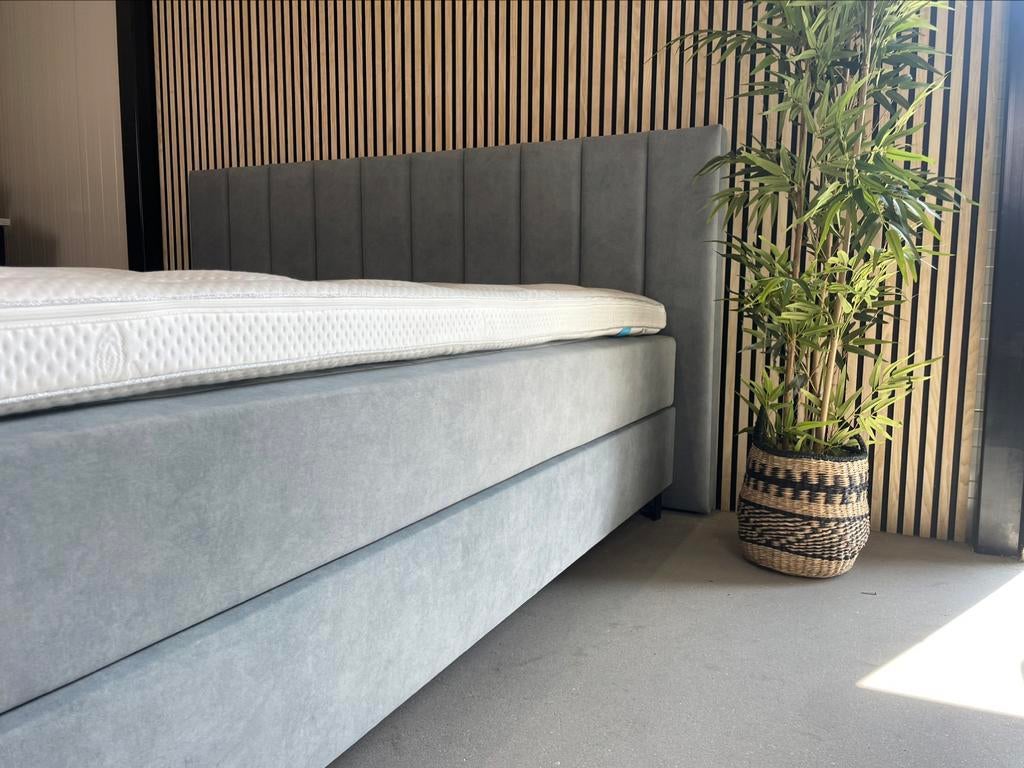 BOXSPRING 180x200 pocketvering met topper bed 180 200, Huis en Inrichting, Slaapkamer | Boxsprings, Blauw, Eric kuster style, Ophalen of Verzenden
