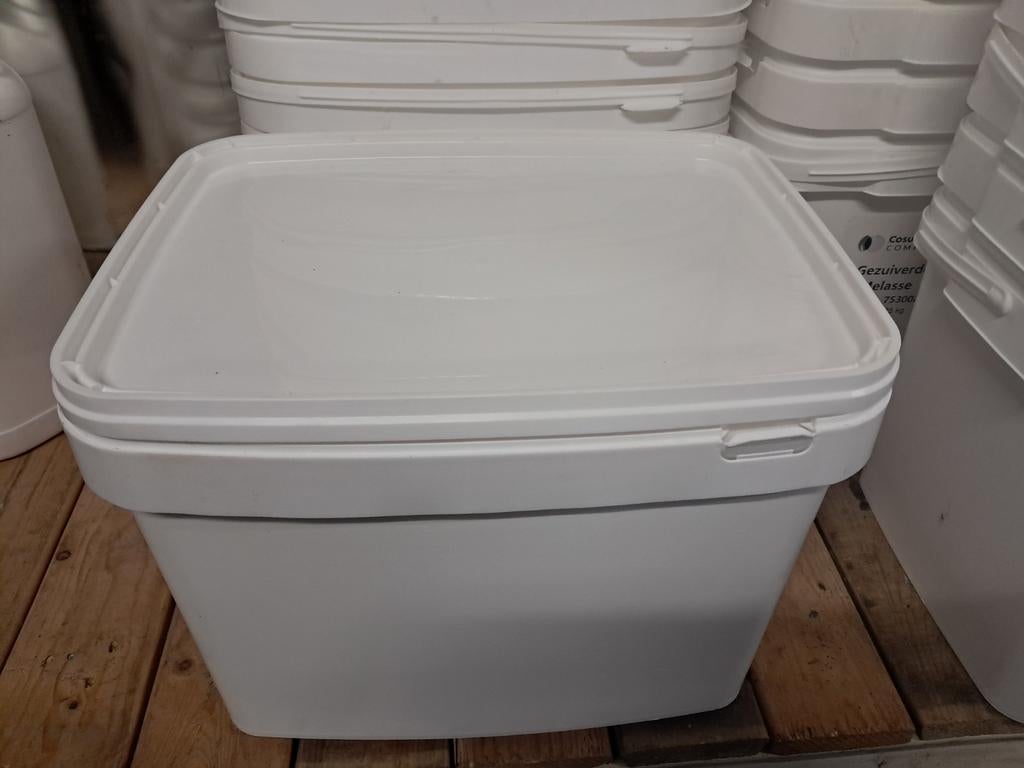 Emmers van 12 en 25 liter inhoud, Ophalen, Kunststof, Minder dan 50 cm