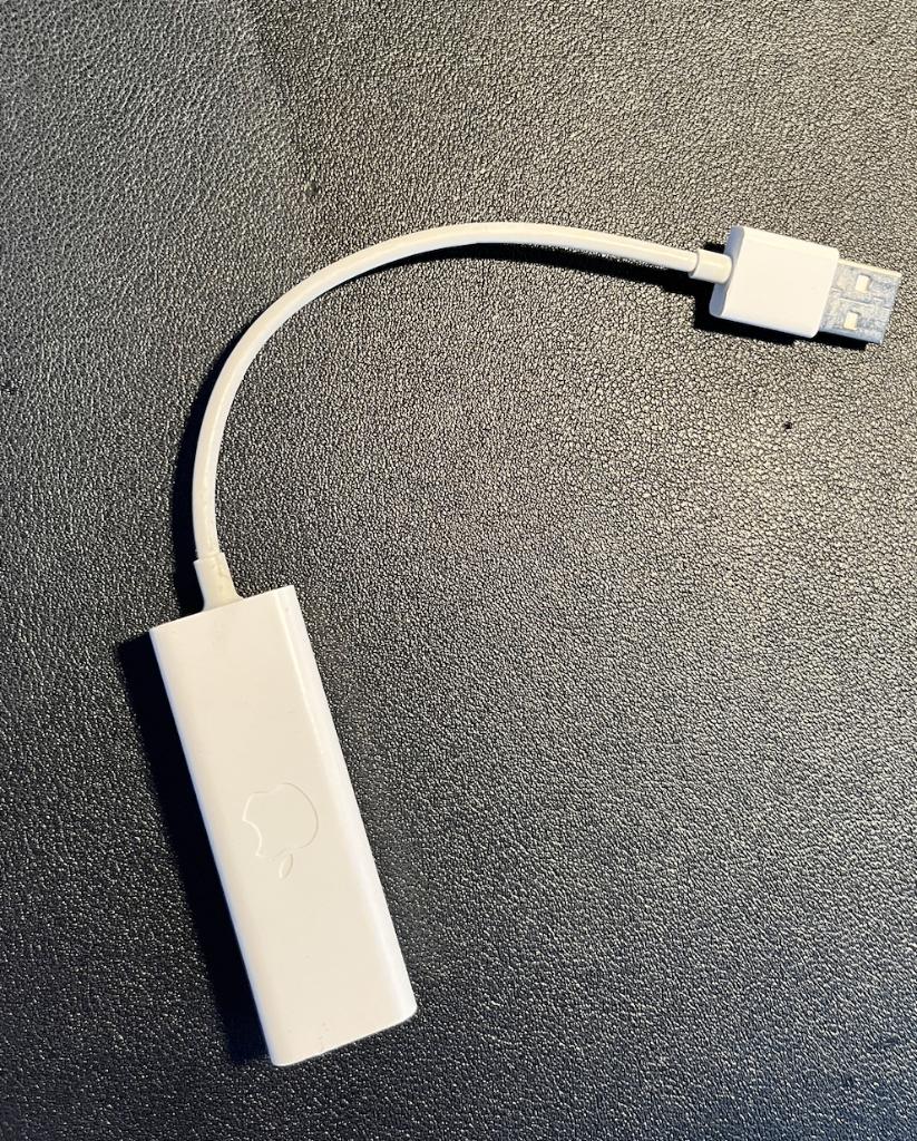 Apple USB Ethernet adapter, Computers en Software, Pc- en Netwerkkabels, Ophalen of Verzenden, Zo goed als nieuw