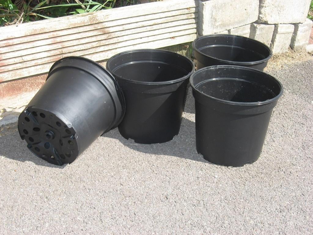 Goedkope Bloem/kweek potten erg veel p9 en liter pot, Ophalen, Kunststof, Rond, Zo goed als nieuw