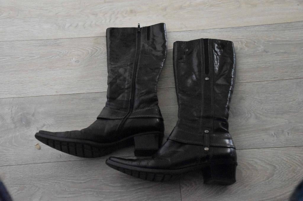 mooie nauwelijks gedragen leren laarzen maat 41 Lamica, Kleding | Dames, Schoenen, Hoge laarzen, Zwart, Lamica, Ophalen of Verzenden