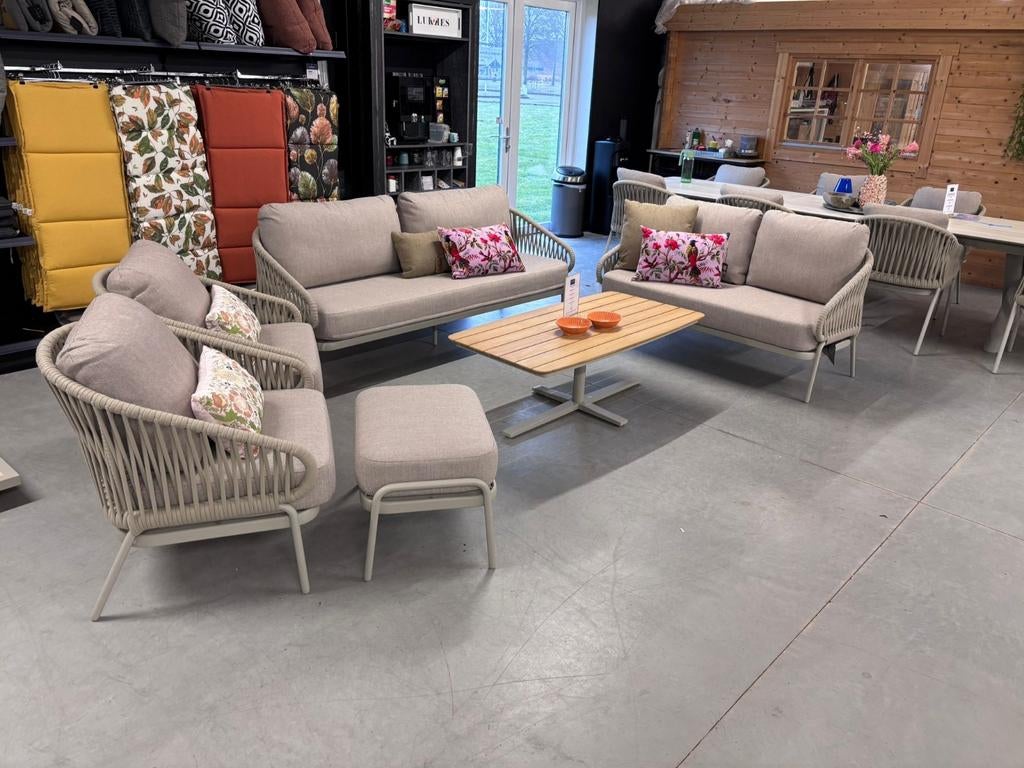 YOI TUINMEUBELEN Bij Lukkes Outdoor Wolvega Tuinsets, Tuin en Terras, 4 zitplaatsen, Kunststof, Bank, Nieuw
