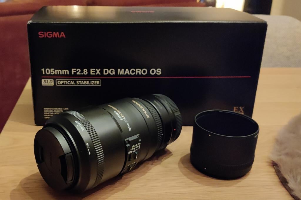 Sigma 105mm f/2.8 DG Macro HSM Lens, Ophalen, Zo goed als nieuw, Macrolens